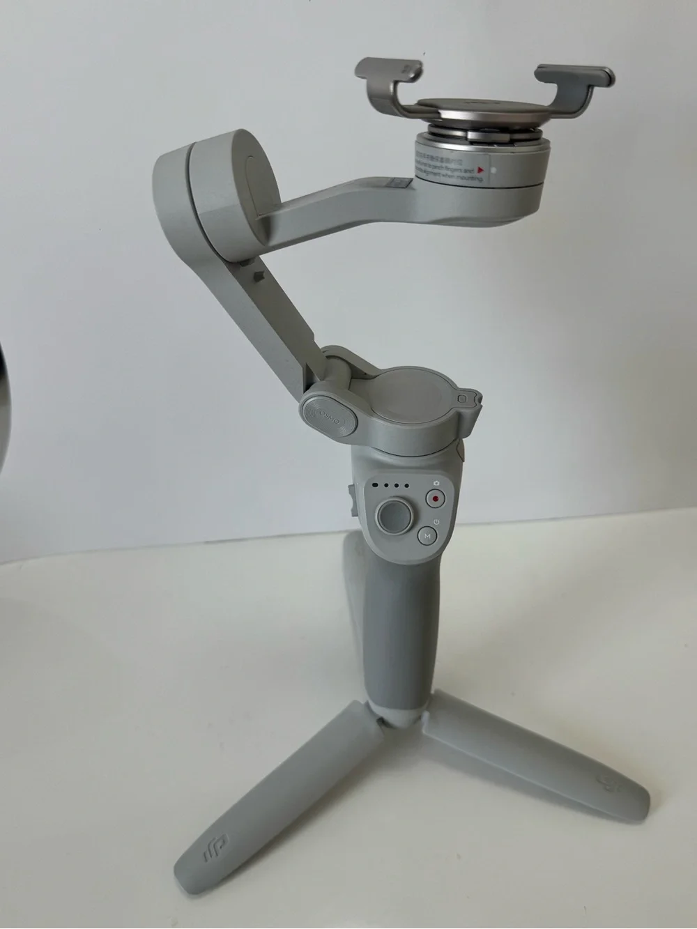DJI OM 4 Osmo Mobile 4 3-Axis Smartphone‎ Gimbal w/Magnetic Clamp & Tripod